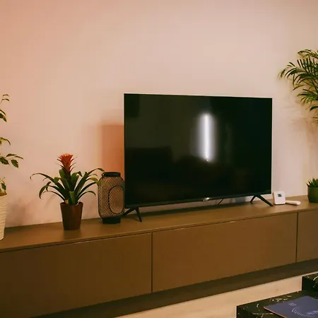 Apartment By The Nr 9 *