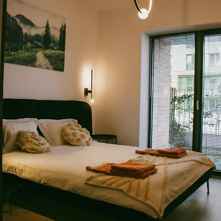 Apartment By The Nr 9